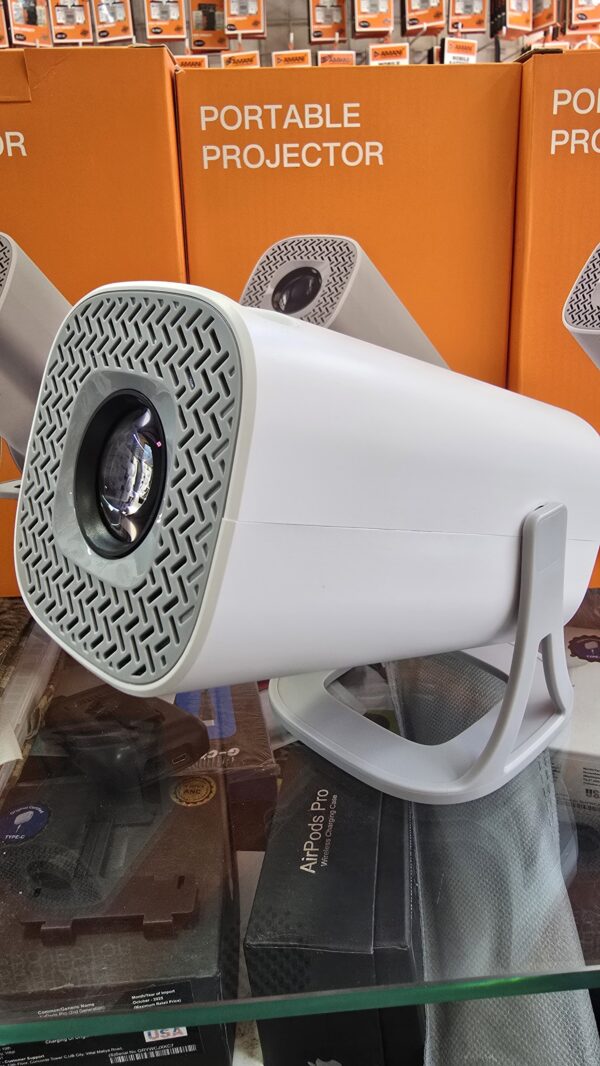 PORTABLE PROJECTOR